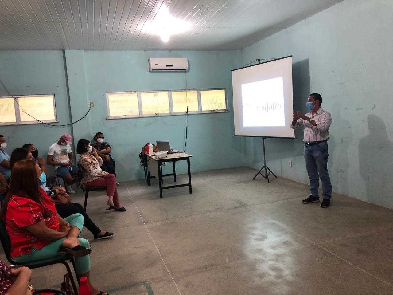 Camacã: Secretaria de Saúde comemora o Dia da (o) Recepcionista com coquetel e distribuição de brindes
